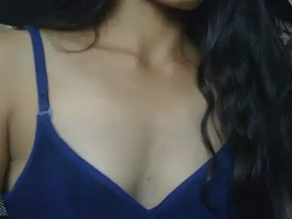 Yours-Zoya