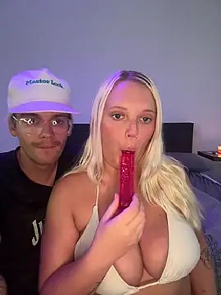 Blondebarbie21