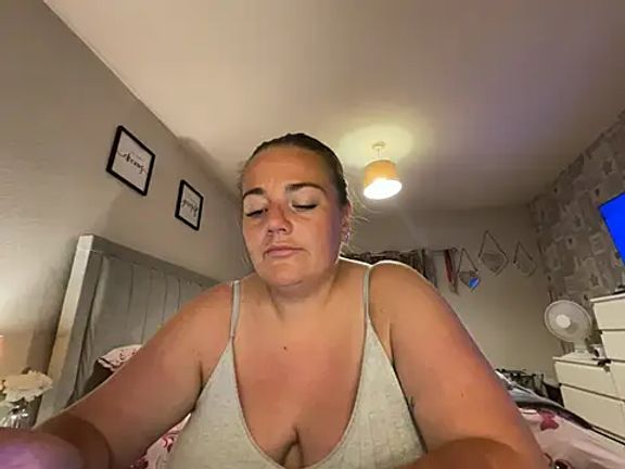 Bustygem_