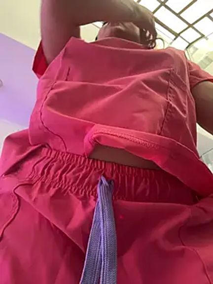 Nahomy_benet