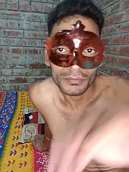 Hot-MayaLive-99