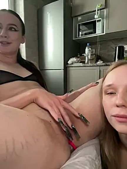 DuoBitches_