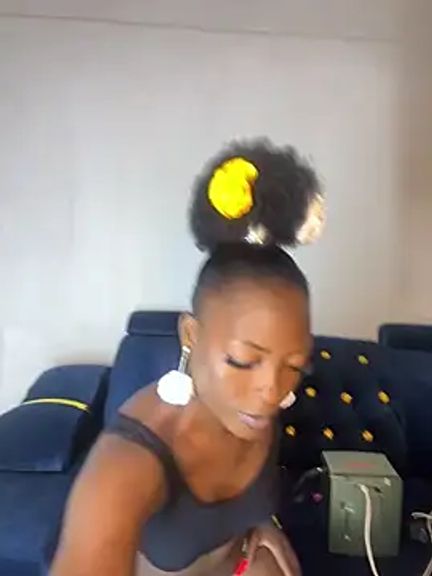 pinky_booty