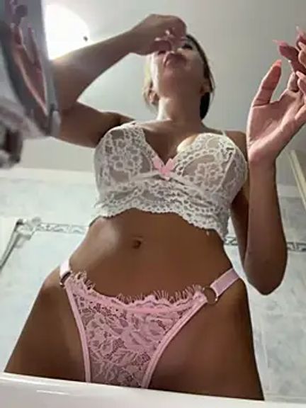 LaraAmosX