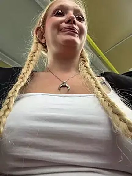 Elfi_InPublic