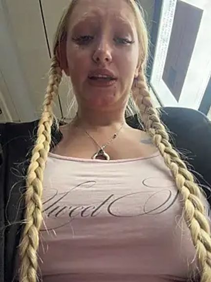 Elfi_InPublic