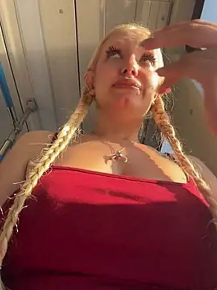 Elfi_InPublic