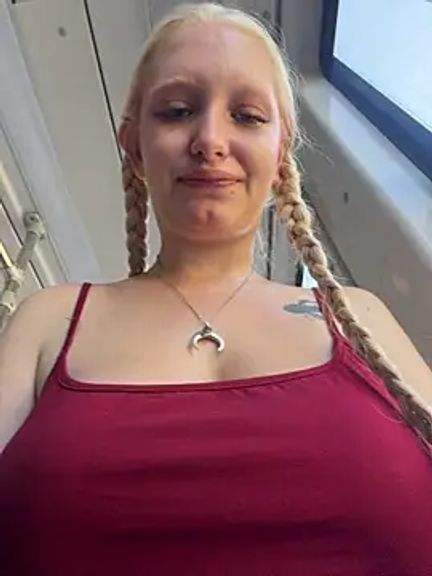 Elfi_InPublic
