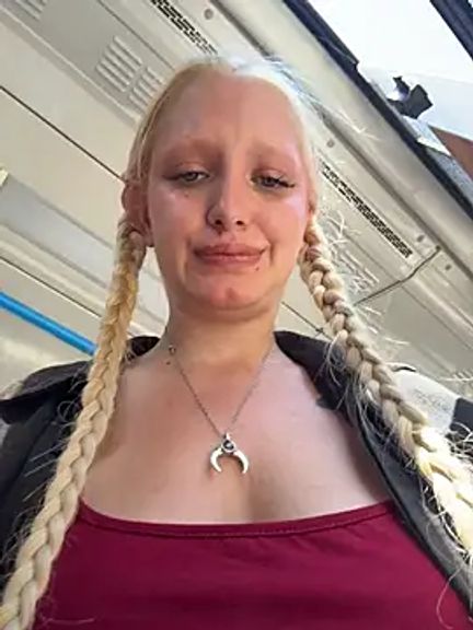 Elfi_InPublic