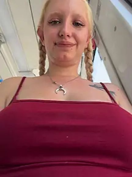 Elfi_InPublic