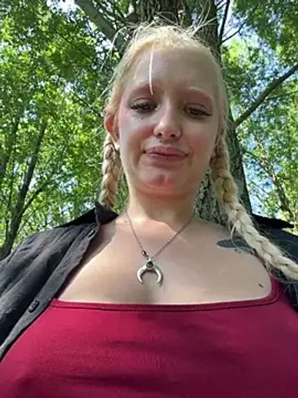 Elfi_InPublic