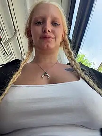 Elfi_InPublic
