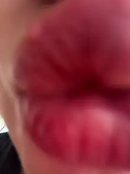 Elfi_InPublic