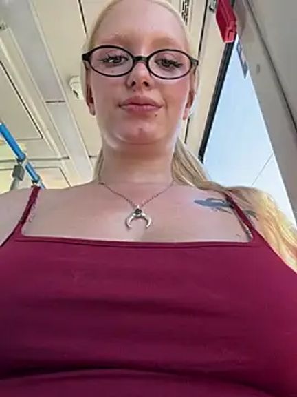 Elfi_InPublic