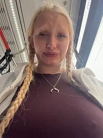 Elfi_InPublic