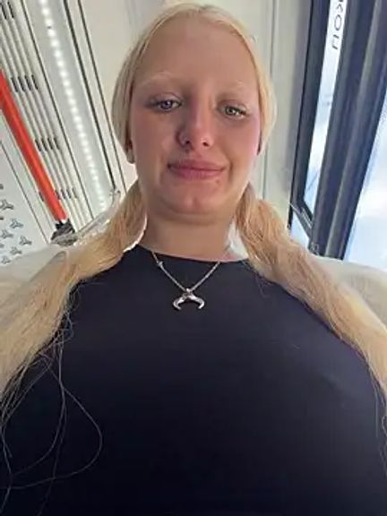 Elfi_InPublic