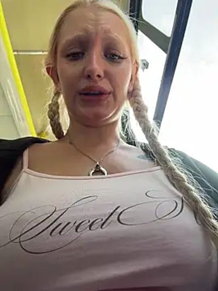 Elfi_InPublic