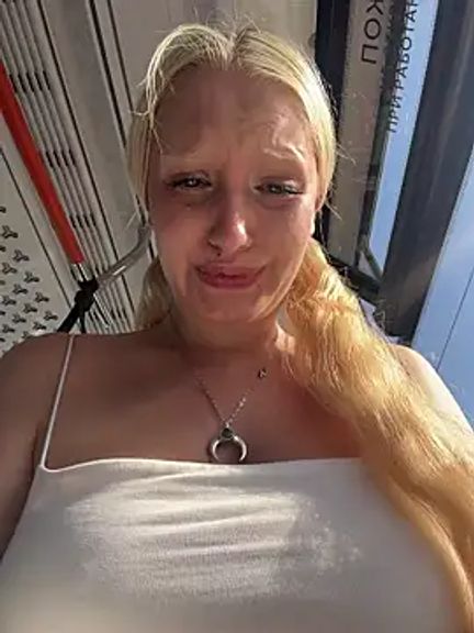 Elfi_InPublic