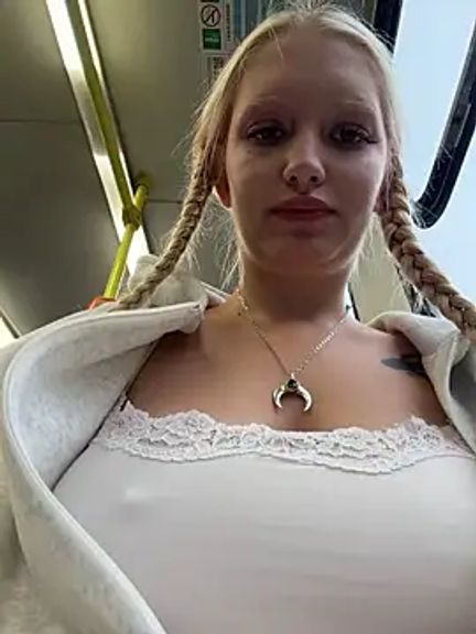 Elfi_InPublic