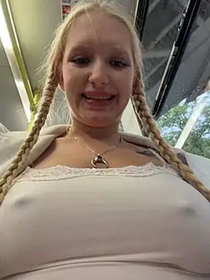 Elfi_InPublic