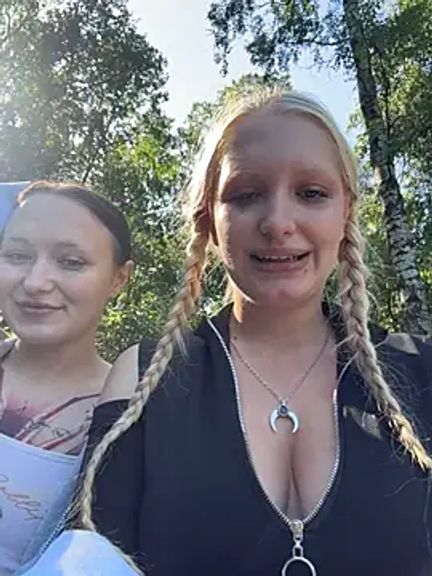 Elfi_InPublic