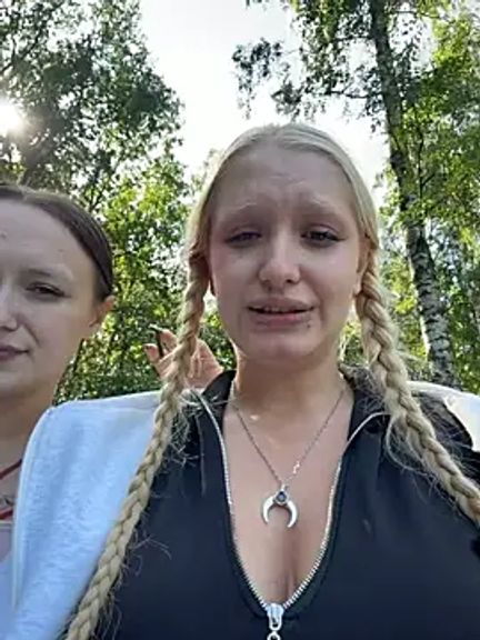 Elfi_InPublic
