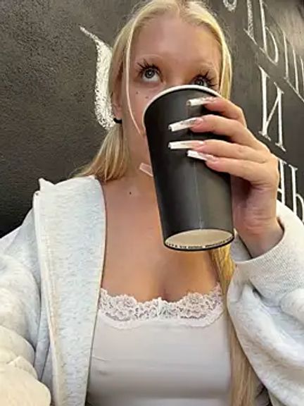 Elfi_InPublic
