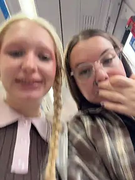 Elfi_InPublic