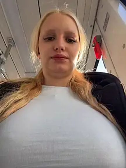 Elfi_InPublic