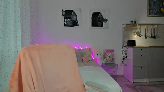 Evie_Tomioka