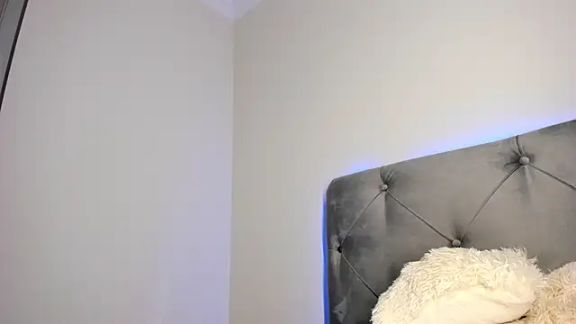 BellaStarr_