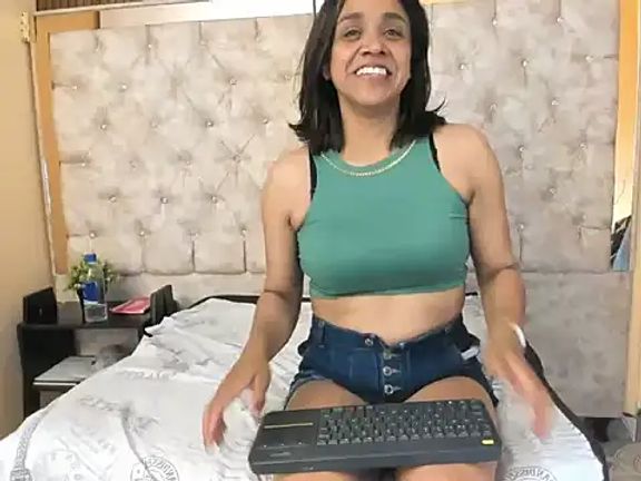 pamela_blonde60857