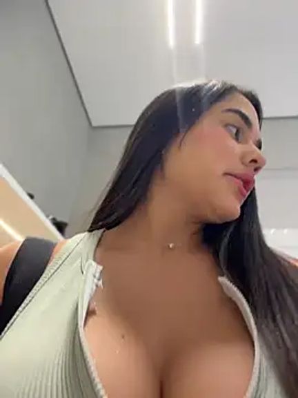 BellaLeclair_