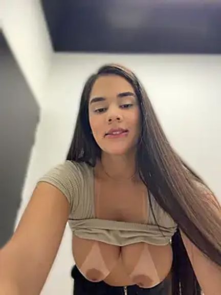 BellaLeclair_