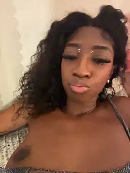 Nina_Velveta