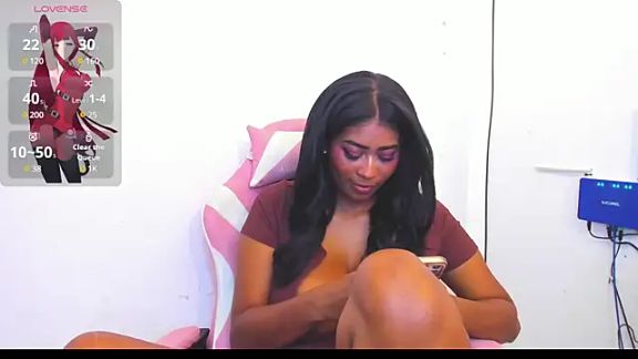 LAYLATAYLOR_