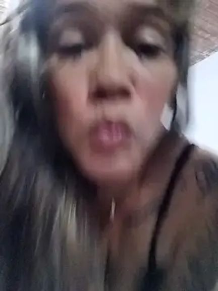 laly_Abby