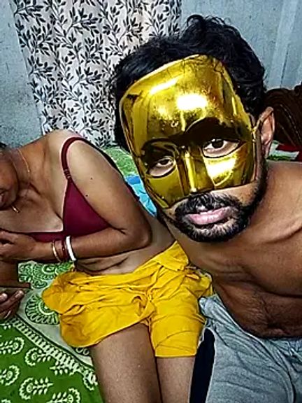 Hot_Urvashi_