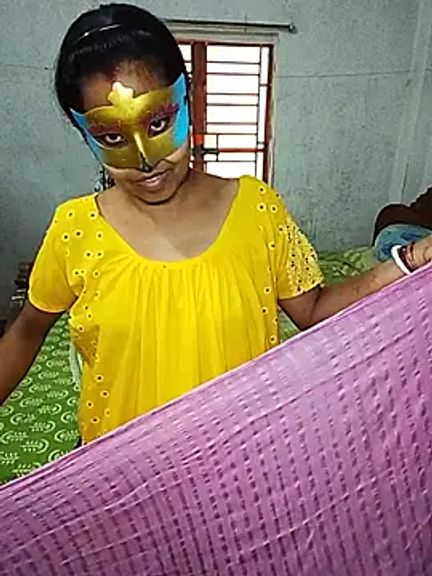 Hot_Urvashi_