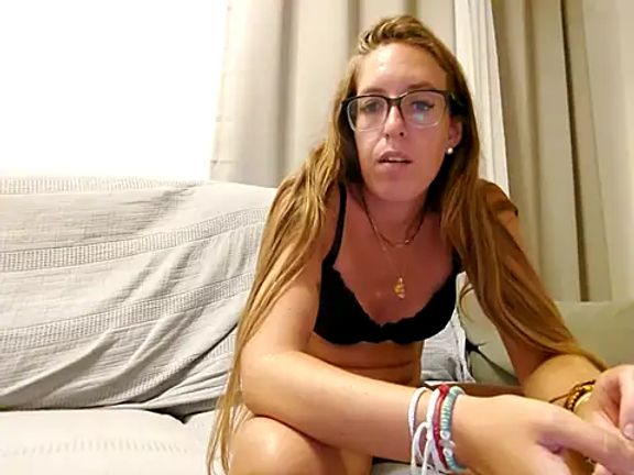 Nayra_Foxx