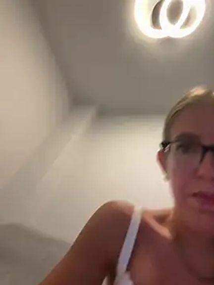 Nayra_Foxx