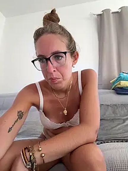 Nayra_Foxx