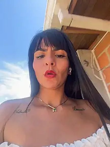 LuxeBrunetteXXX