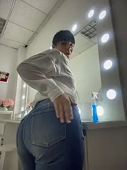 LuxeBrunetteXXX