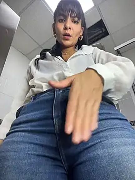 LuxeBrunetteXXX