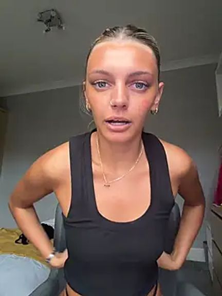 IndiaHughesUkx