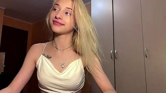 FiveFootBlonde