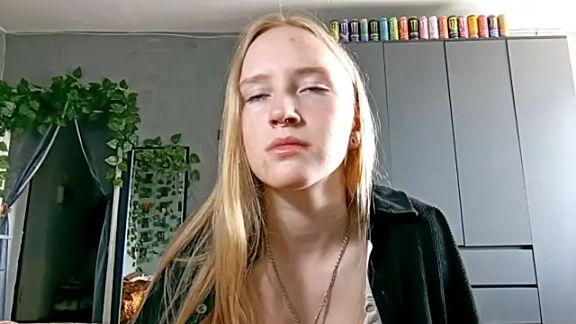 Mia_Azart