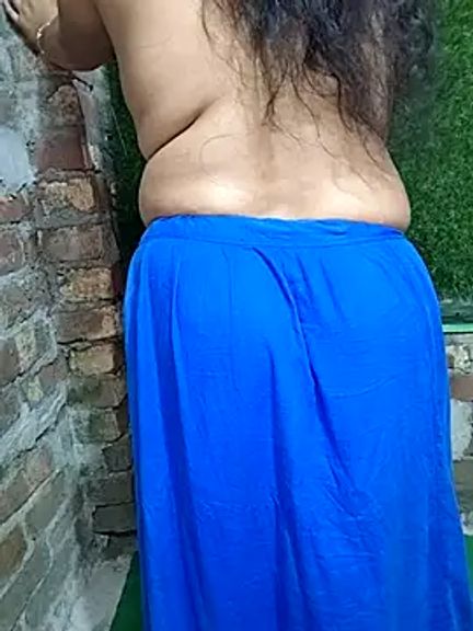 V-Queen-Riya