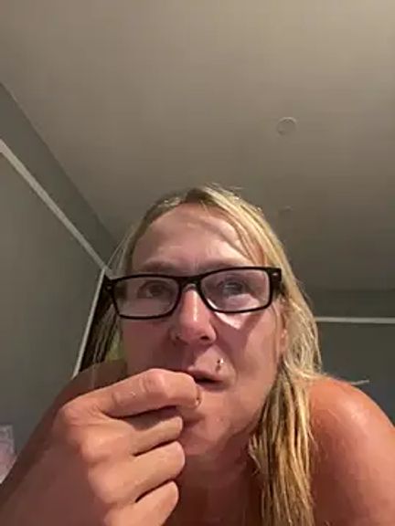 Blondnboujee53